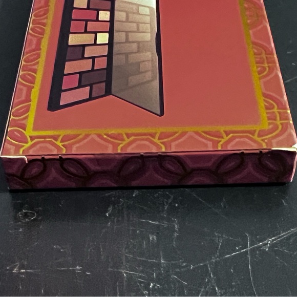 Laura Geller In Full Bloom eyeshadows
Garden Party 16-Color Eyeshadow Palette - Picture 6 of 7